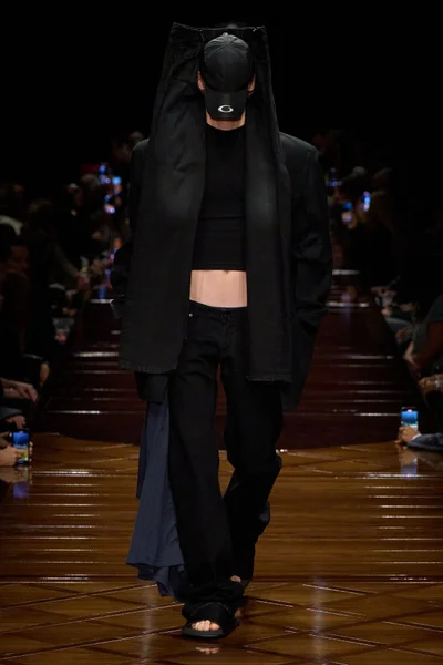 Look 49